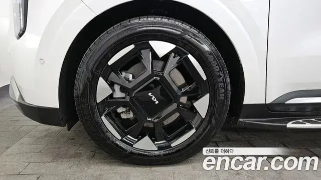 Kia Carnival 2024 — Photo 5/20