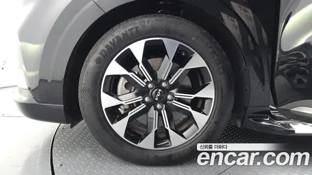 Kia Carnival 2021 — Photo 5/20