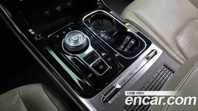 Kia Carnival 2021 — Photo 9/20