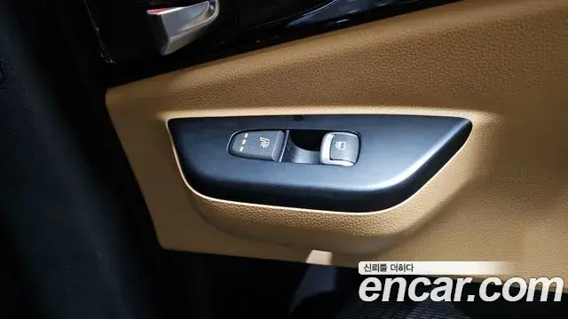 Kia Carnival 2022 — Photo 19/20