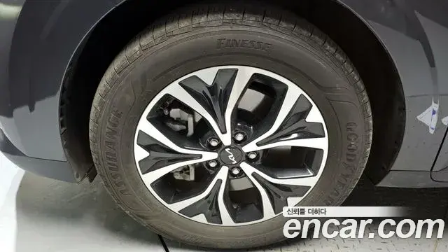 Kia Carnival 2022 — Photo 5/20