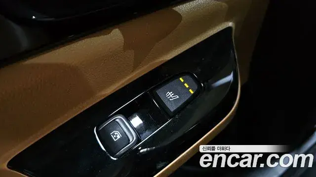 Kia Carnival 2022 — Photo 18/20