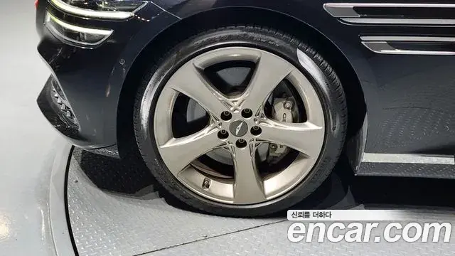 Genesis Electrified G80 2020 — Photo 5/20