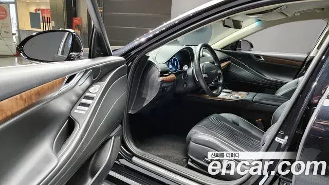 Genesis Electrified G80 2020 — Photo 11/20