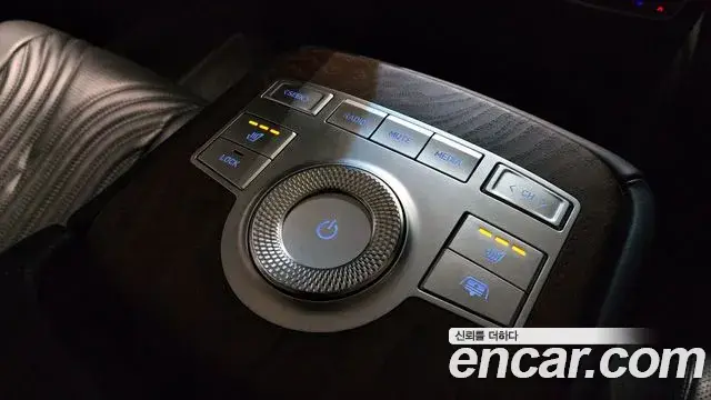Genesis Electrified G80 2020 — Photo 18/20