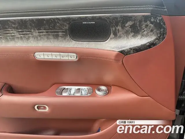 Genesis G90 2022 — Photo 16/20