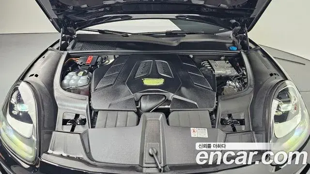 Porsche Cayenne 2023 — Şəkil 17/20