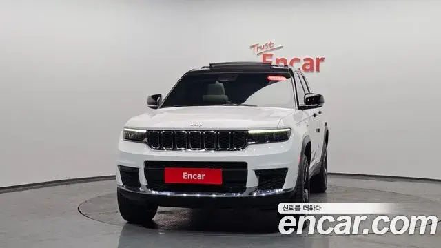 Jeep Grand Cherokee 2023 — Фото 3/20