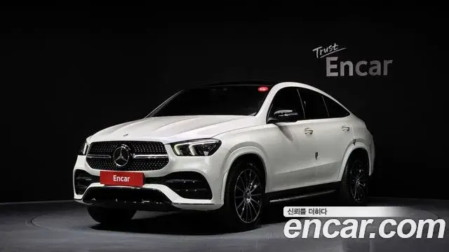 Mercedes-Benz GLE-Class 2022 — Photo 1/20