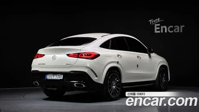 Mercedes-Benz GLE-Class 2022 — Photo 2/20