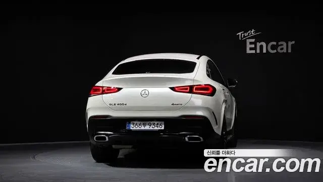 Mercedes-Benz GLE-Class 2022 — Photo 4/20