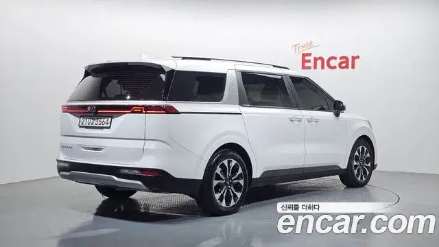 Kia Carnival 2021 — Photo 2/20