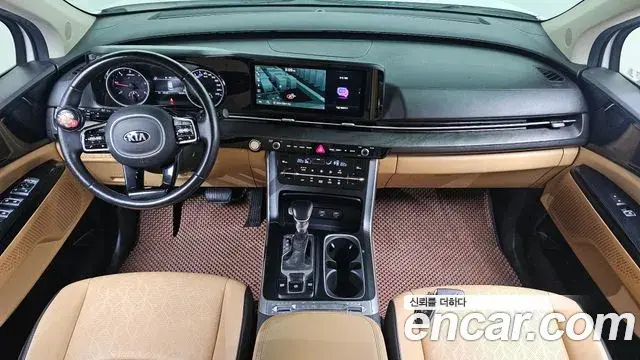 Kia Carnival 2021 — Photo 7/20