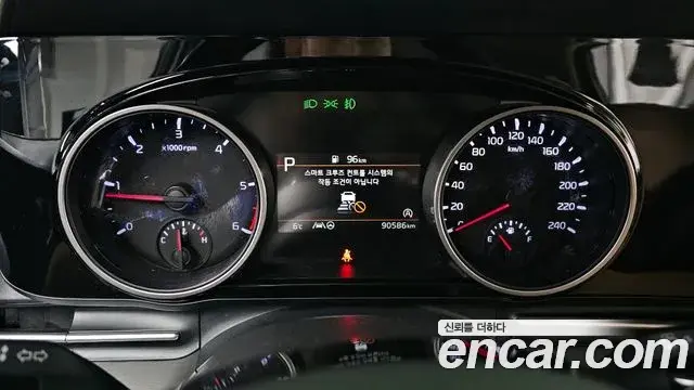 Kia Carnival 2021 — Photo 8/20