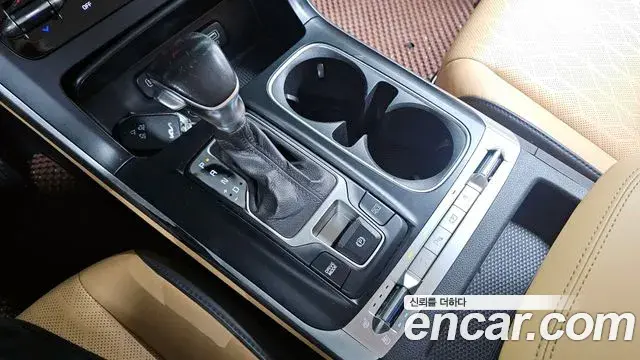 Kia Carnival 2021 — Photo 9/20