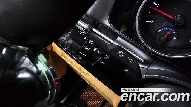 Kia Carnival 2021 — Photo 16/20