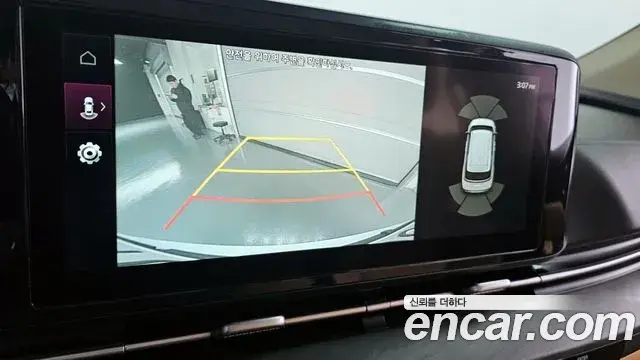 Kia Carnival 2021 — Photo 17/20