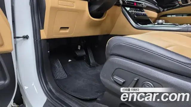 Kia Carnival 2022 — Şəkil 17/20