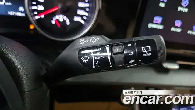 Kia Carnival 2022 — Şəkil 18/20