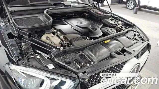 Mercedes-Benz GLE-Class 2023 — Photo 6/20
