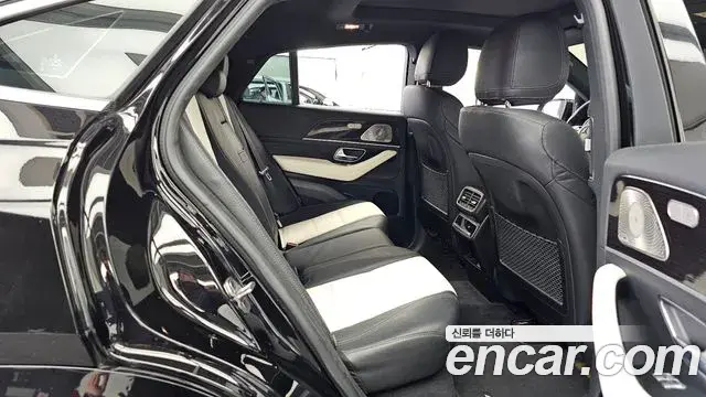 Mercedes-Benz GLE-Class 2023 — Photo 12/20