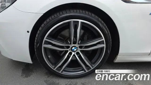 BMW 6 Series 2018 — Şəkil 8/20