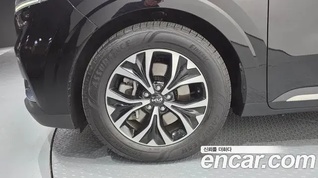 Kia Carnival 2022 — Photo 5/20