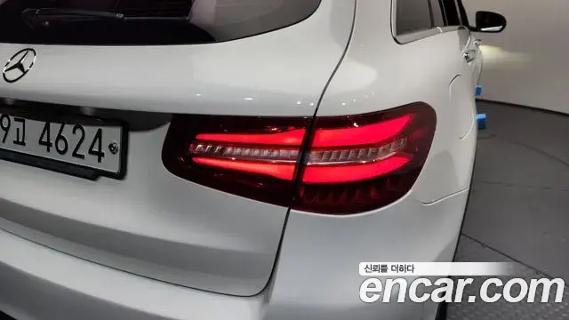 Mercedes-Benz GLC-Class 2018 — Photo 20/37