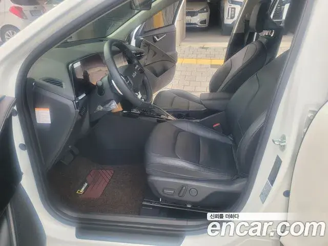 Kia Niro 2022 — Photo 16/20