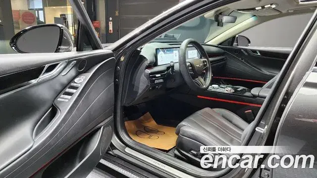 Genesis Electrified G80 2025 — Photo 10/20
