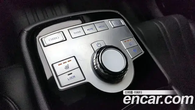 Genesis Electrified G80 2025 — Photo 19/20