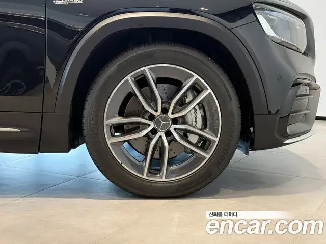 Mercedes-Benz GLB-Class 2025 — Photo 5/20