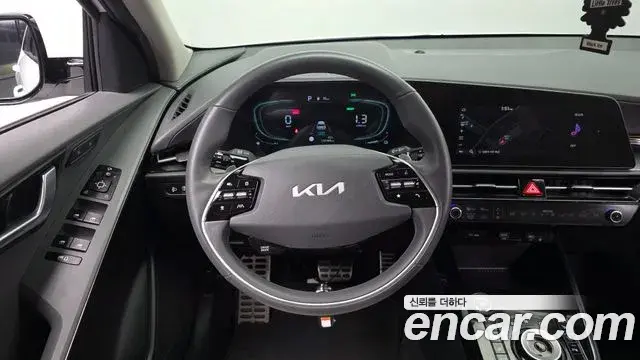 Kia Niro 2022 — Фото 13/20