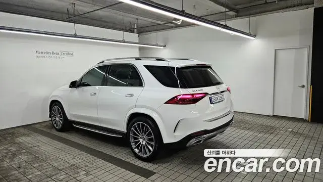 Mercedes-Benz GLE-Class 2025 — Photo 1/20