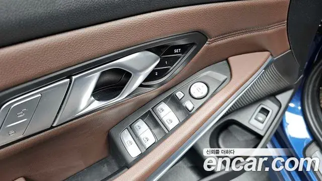 BMW 3 Series 2022 — Фото 16/20