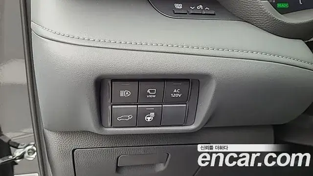 Toyota Highlander 2025 — Photo 13/20