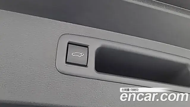 Toyota Highlander 2025 — Photo 17/20
