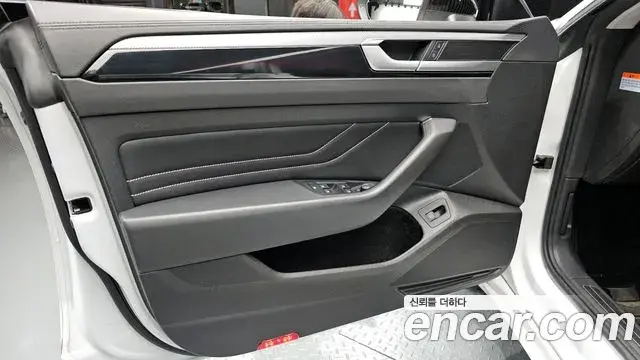 Volkswagen Arteon 2023 — Photo 31/32
