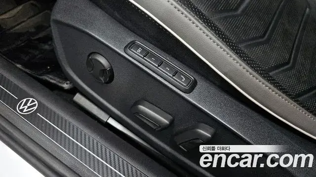 Volkswagen Arteon 2023 — Photo 21/32