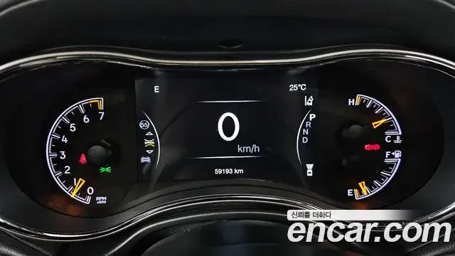 Jeep Grand Cherokee 2020 — Photo 7/20