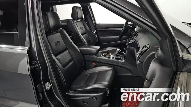 Jeep Grand Cherokee 2020 — Photo 11/20