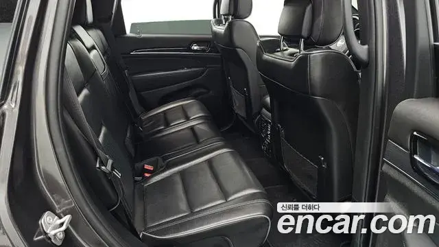 Jeep Grand Cherokee 2020 — Photo 12/20