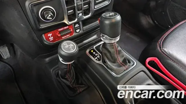 Jeep Wrangler 2021 — Фото 9/20
