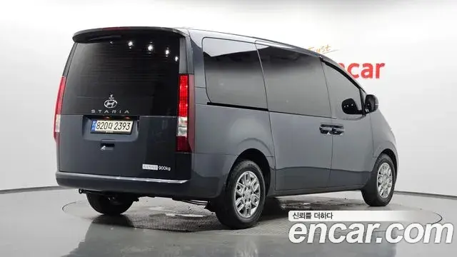 Hyundai Staria 2023 — Photo 2/20