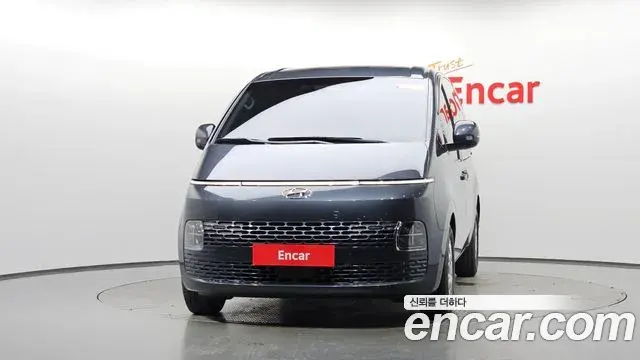 Hyundai Staria 2023 — Photo 3/20