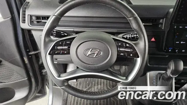 Hyundai Staria 2023 — Photo 12/20