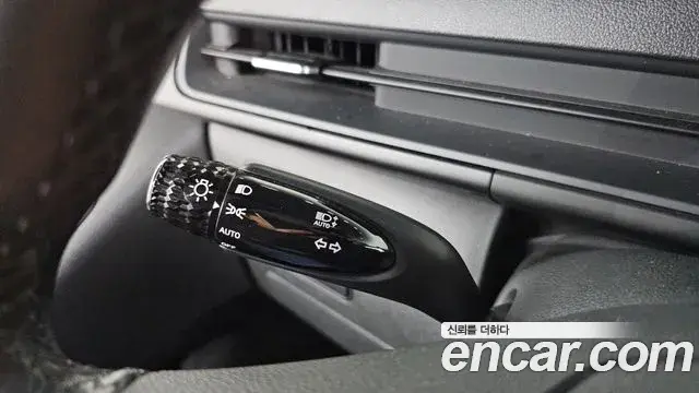 Hyundai Staria 2023 — Photo 17/20
