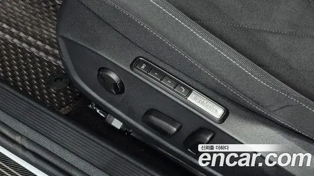 Volkswagen Golf 2024 — ფოტო 13/30