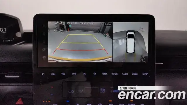 Hyundai Staria 2023 — Photo 13/20
