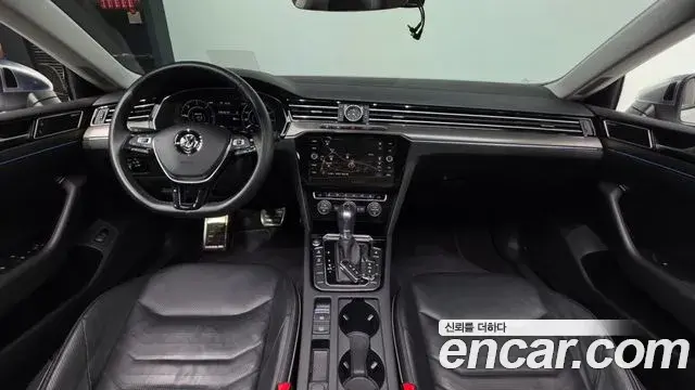 Volkswagen Arteon 2019 — ფოტო 21/32